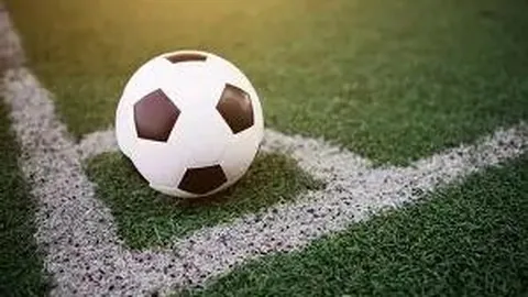 “里夫斯惊艳表现突破预期，东詹归来，球权归属悬念谁解？”